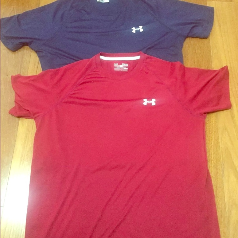 Two Under Armour Heat Gear Loose Fit T-shirts mens